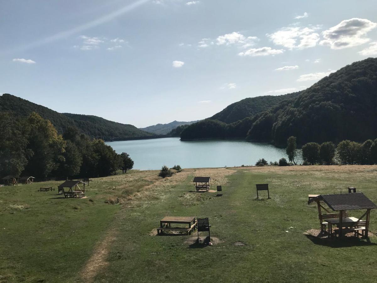 Casutele Doftanei Lägenhet Teşila Exteriör bild