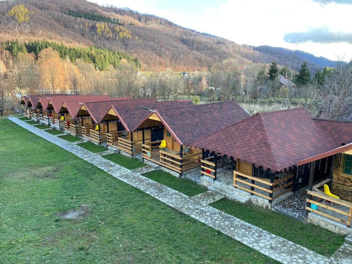 Casutele Doftanei Lägenhet Teşila Exteriör bild