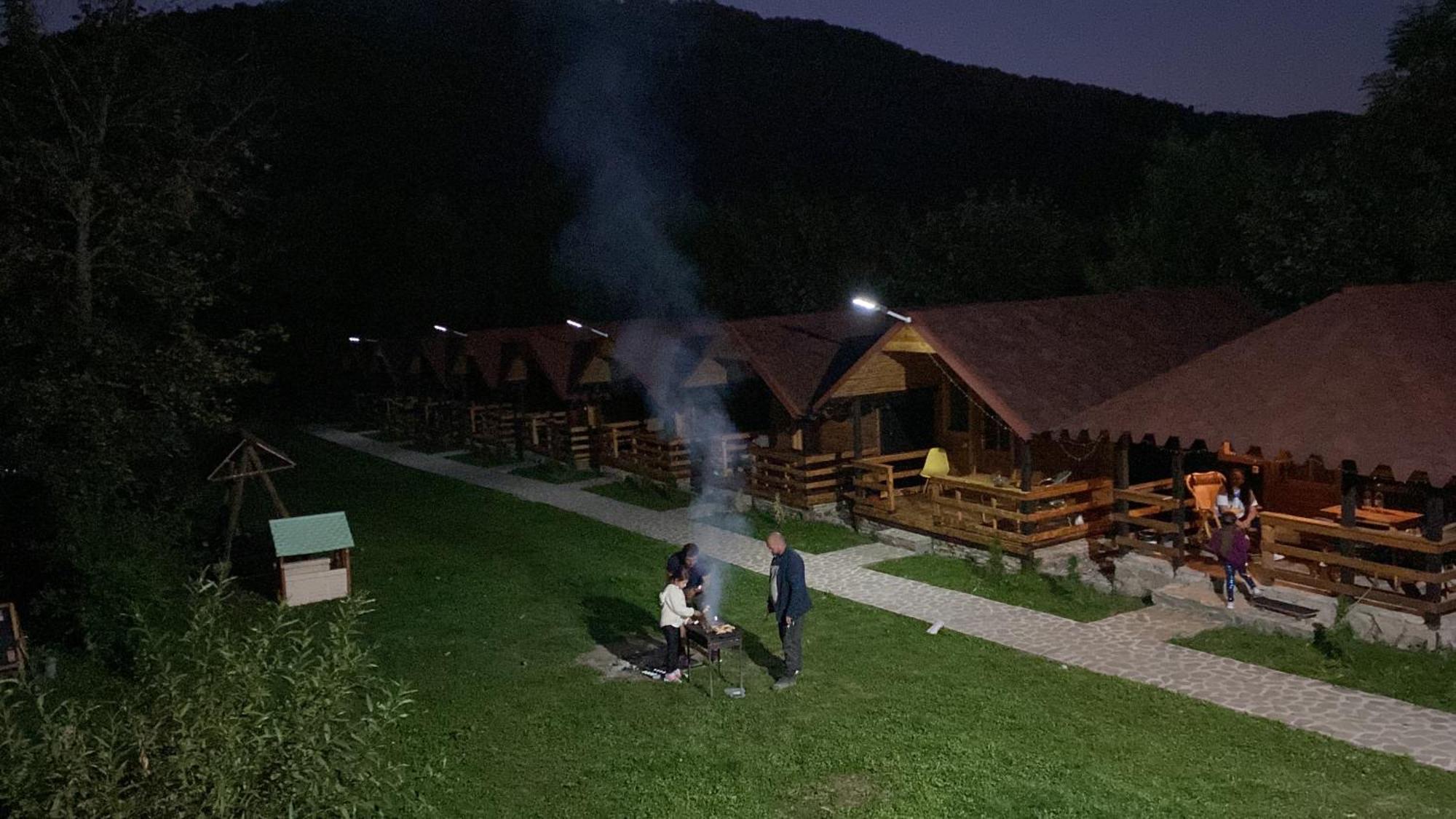 Casutele Doftanei Lägenhet Teşila Exteriör bild